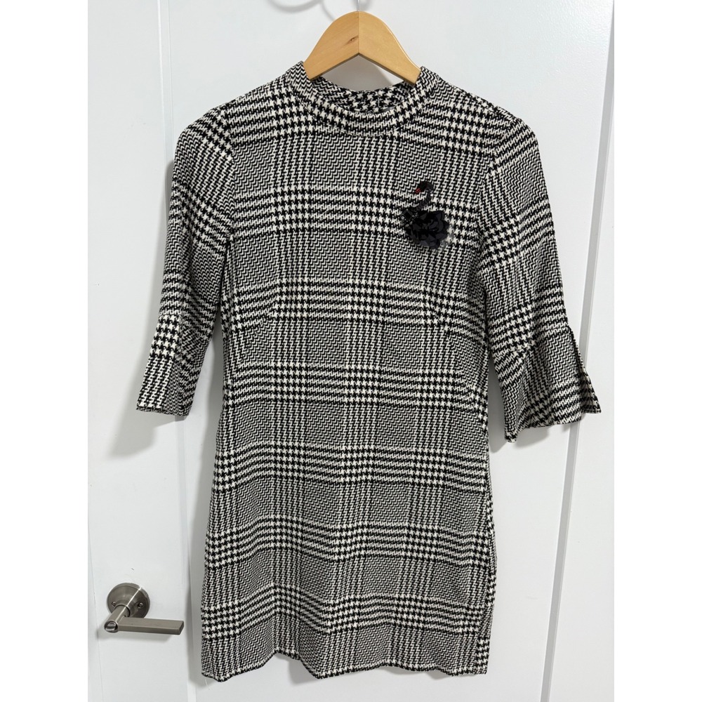 H&M Black White Houndstooth Dress Mock Neck Bell Sleeve Swan‎ Brooch Mini Size 2
